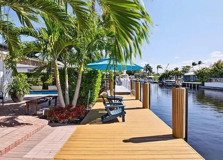 Wilton Manors photo 4
