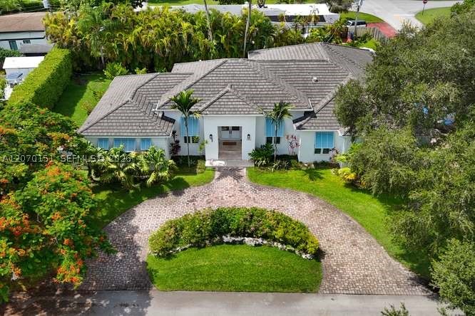 Pinecrest photo 4