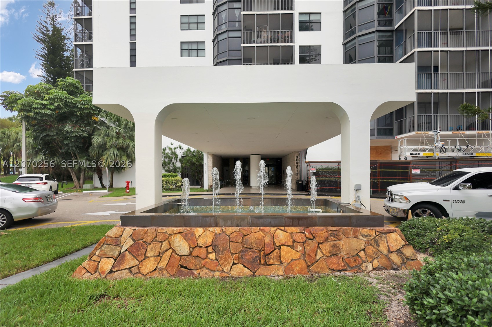 Aventura photo 3