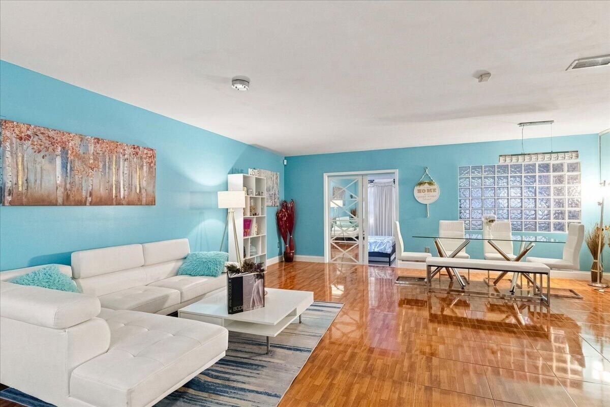 Pembroke Pines photo 5