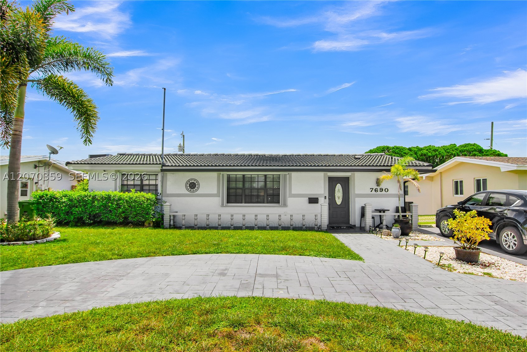 Pembroke Pines photo 2