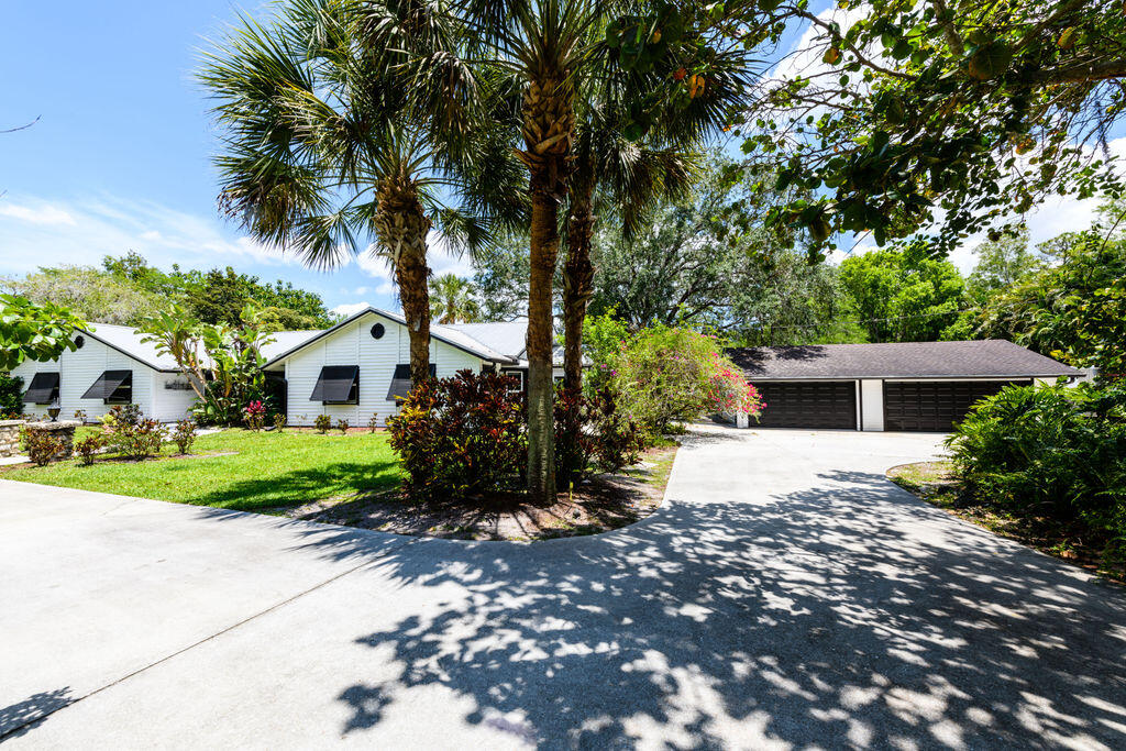Palm Beach Gardens photo 2