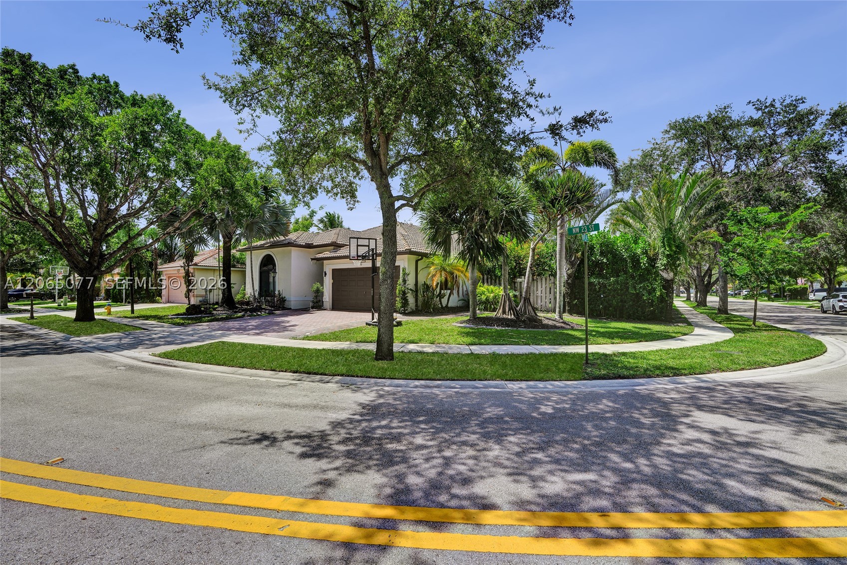 Pembroke Pines photo 2