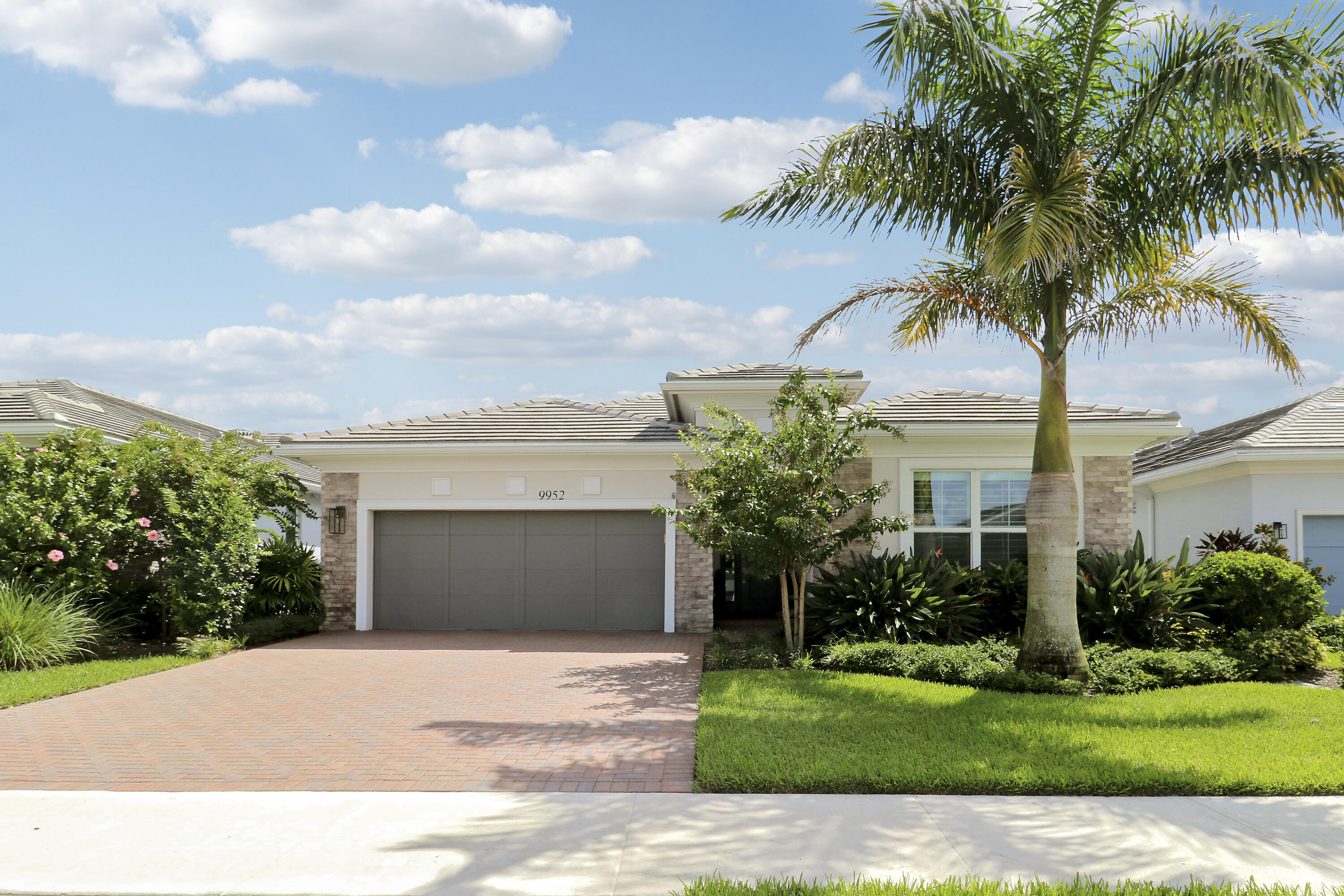 Palm Beach Gardens photo 1
