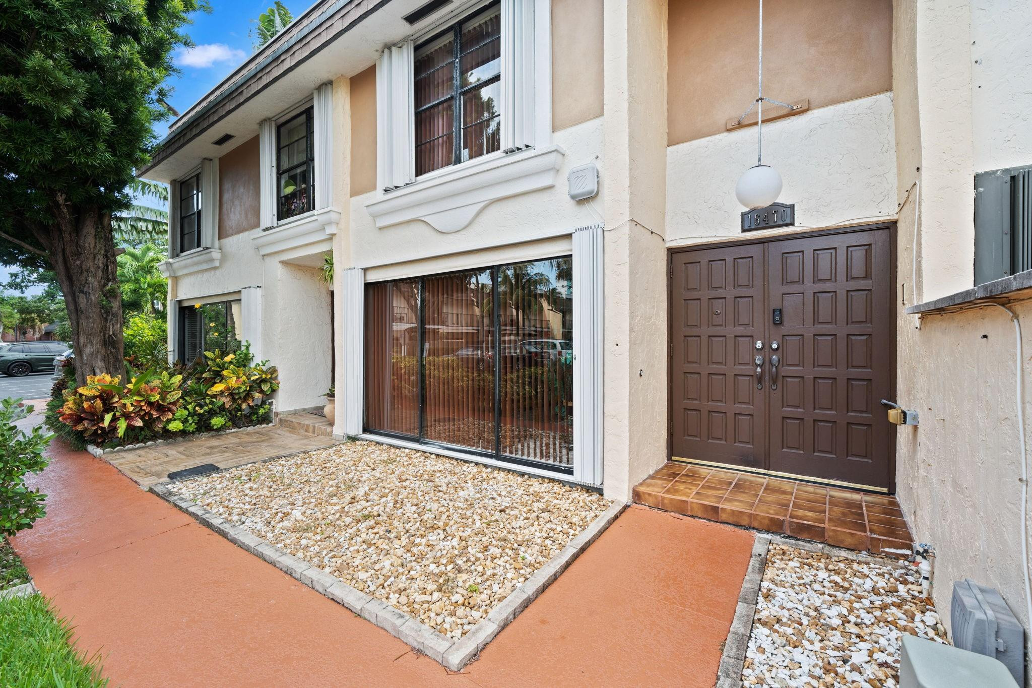 North Miami Beach photo 2