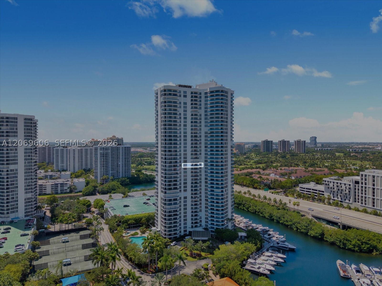 Aventura photo 1