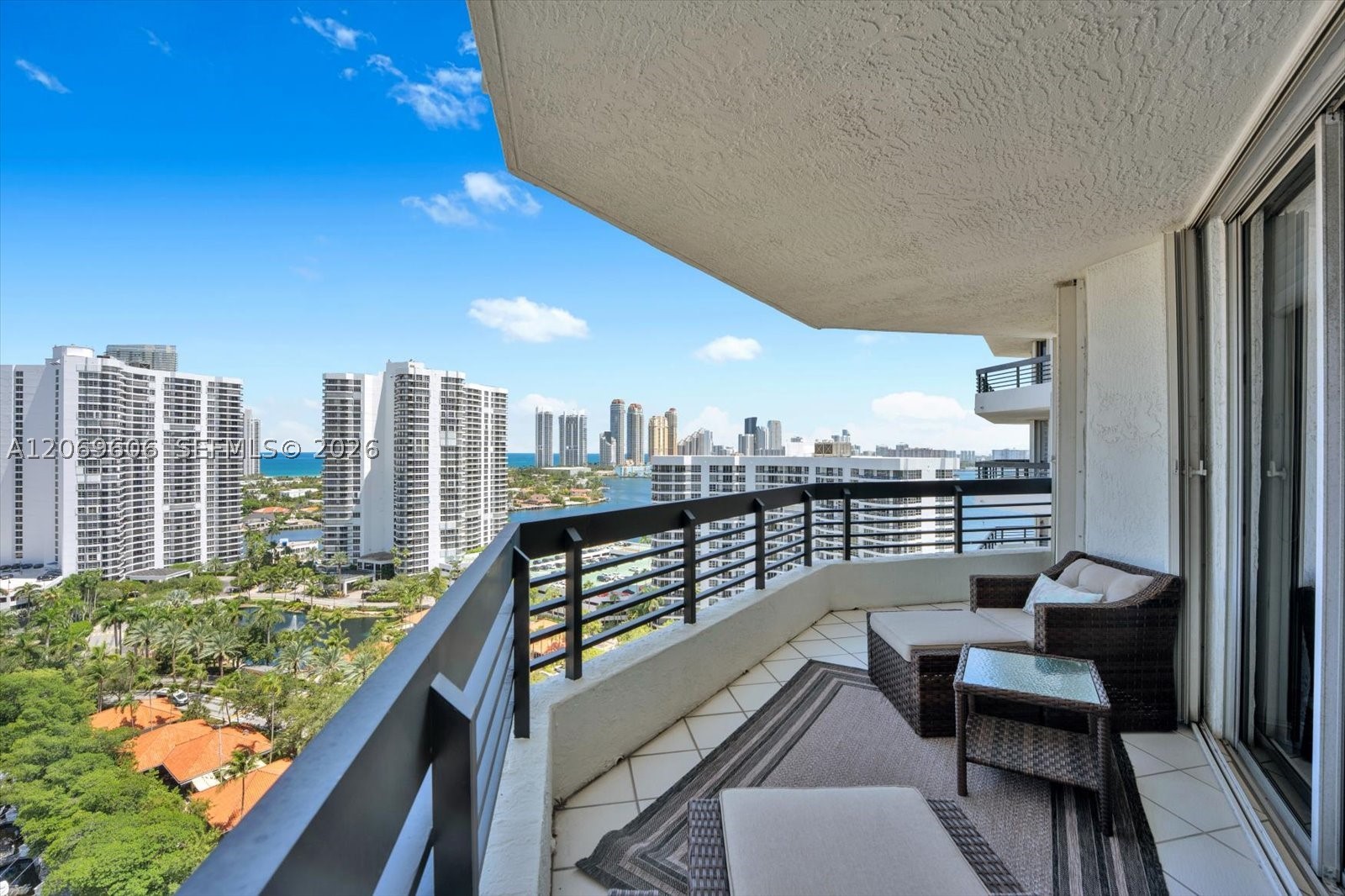 Aventura photo 4
