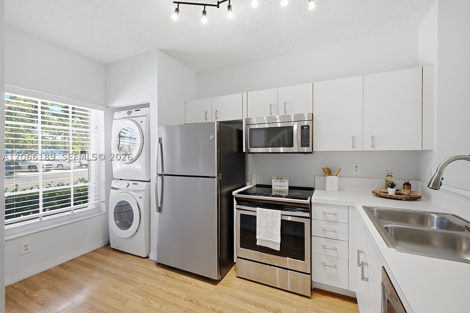 Pembroke Pines photo 2