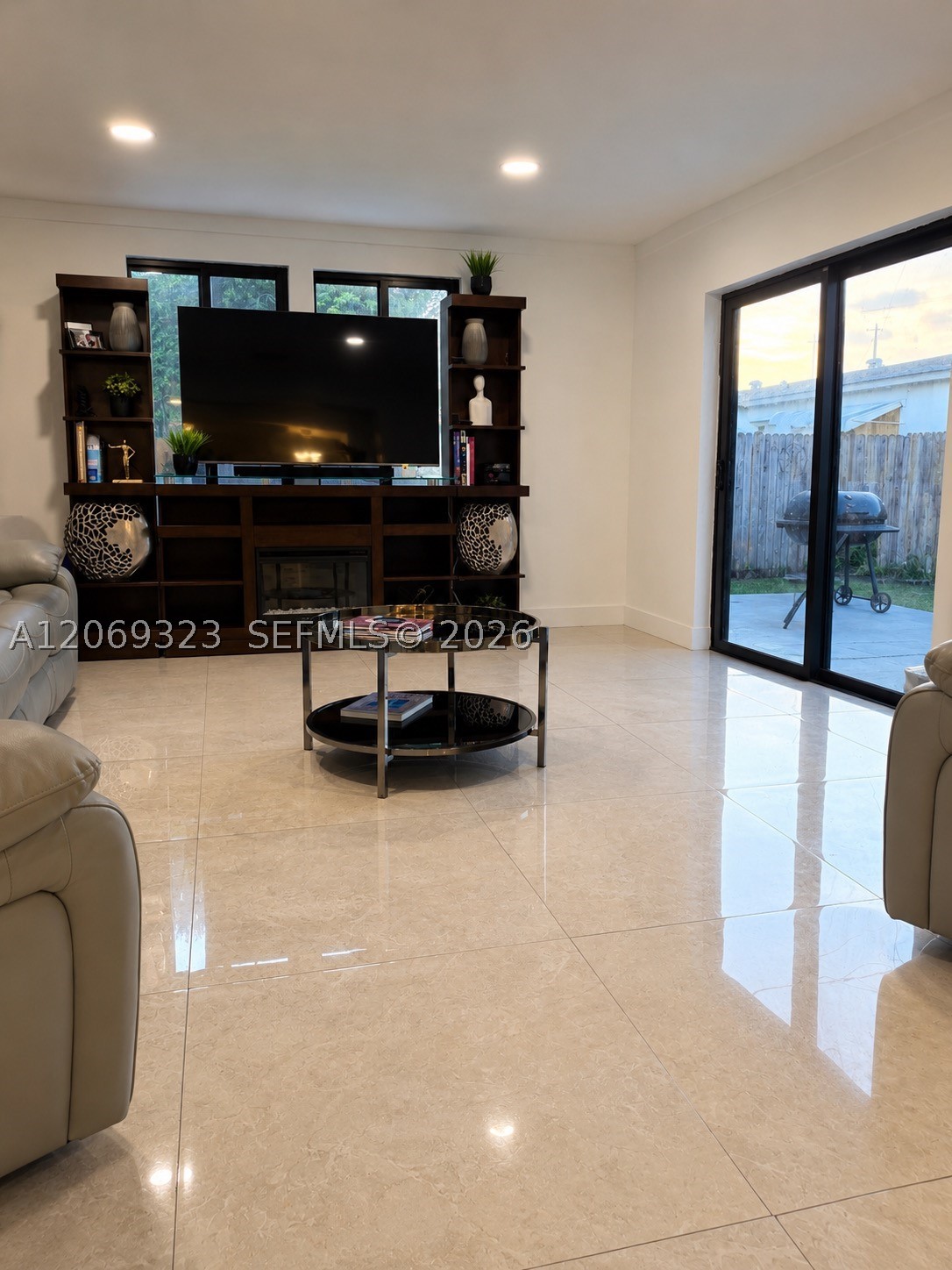 Miramar photo 5