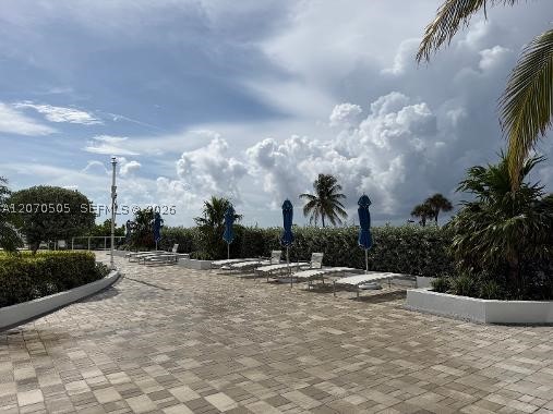 Hallandale Beach photo 3