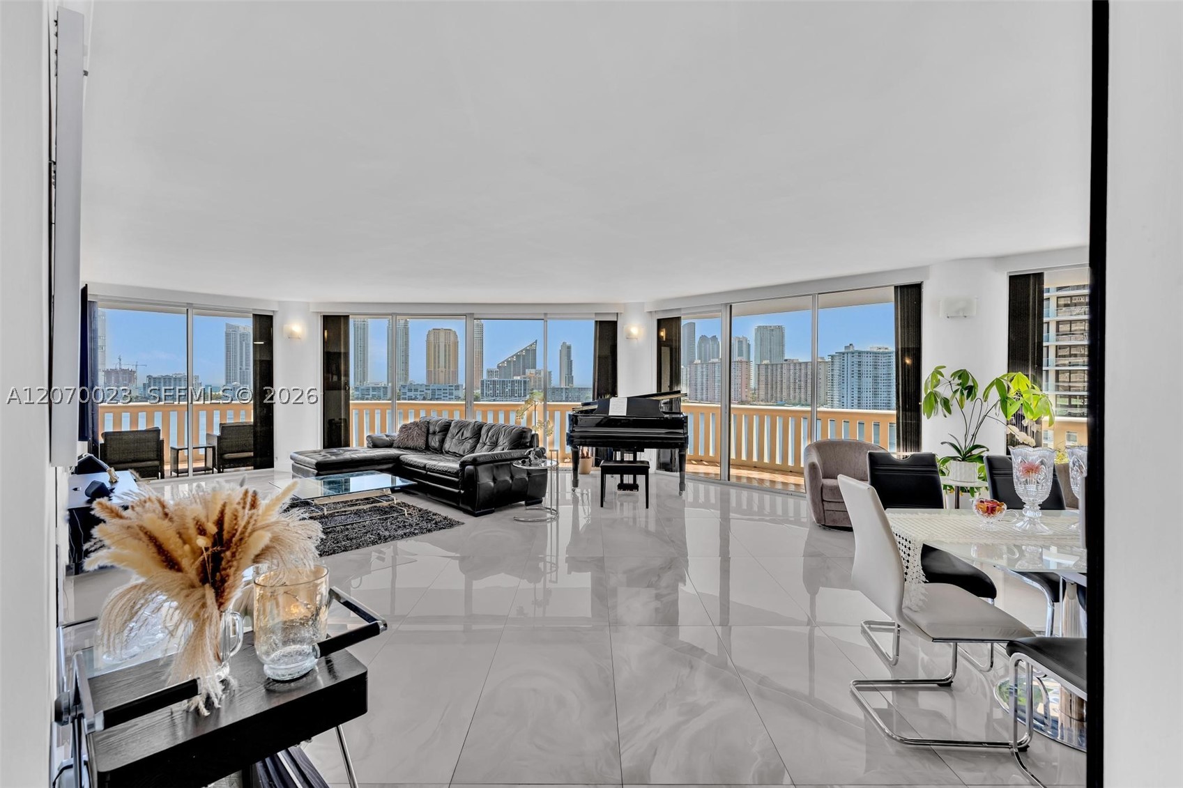 Aventura photo 4
