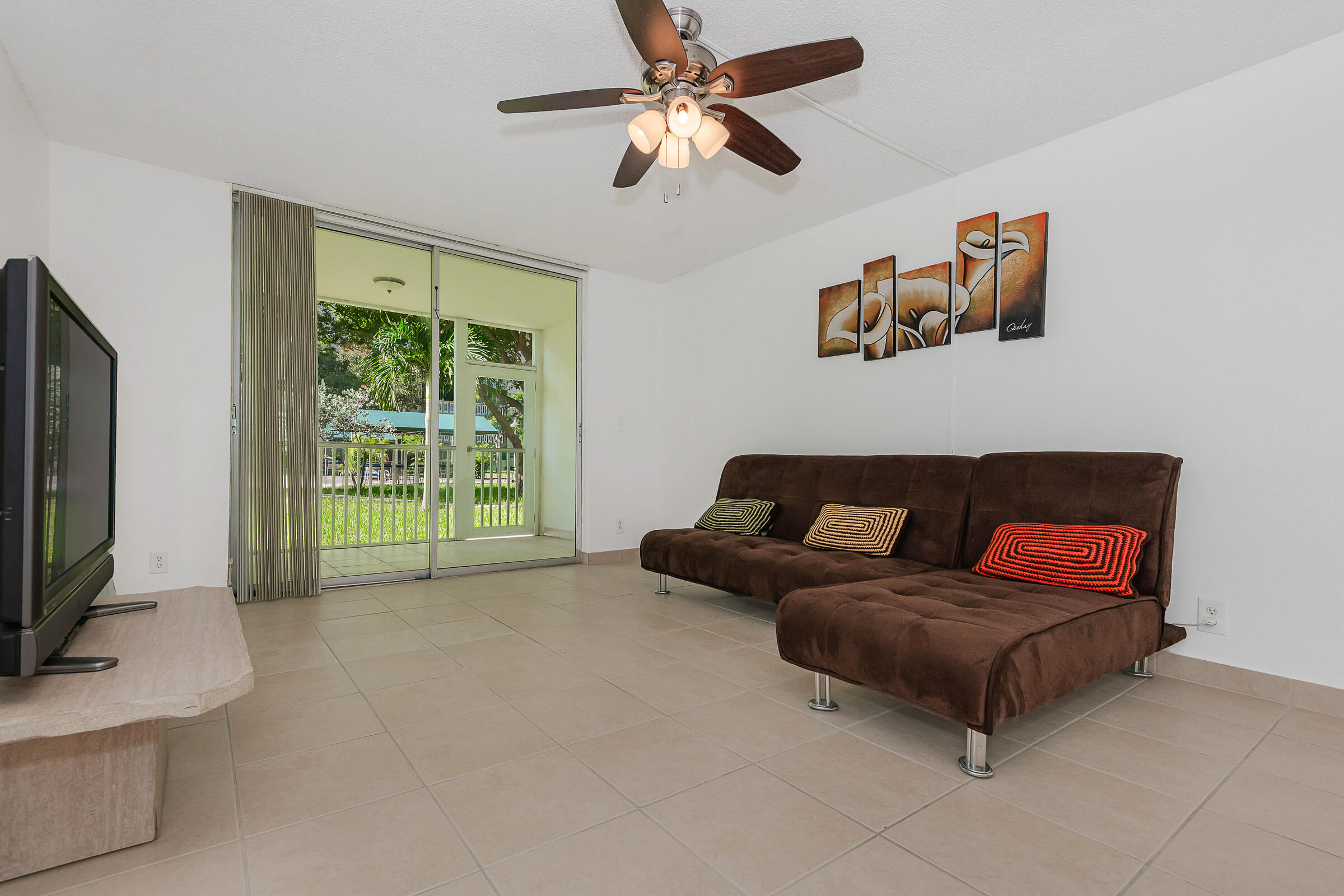 Hallandale Beach photo 4