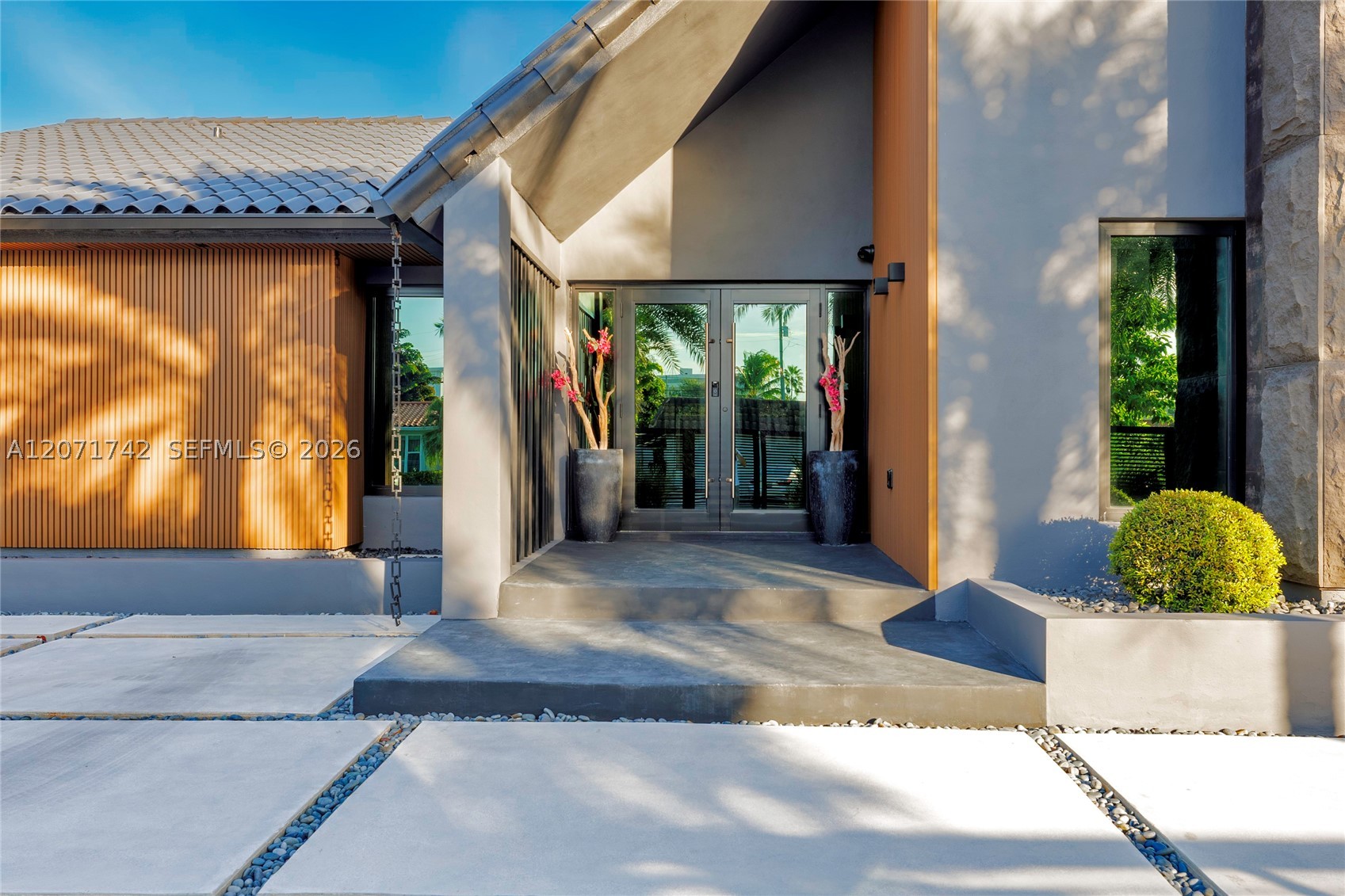 North Miami photo 4