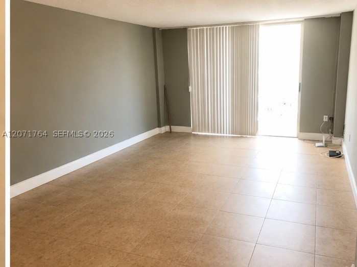 North Miami photo 4