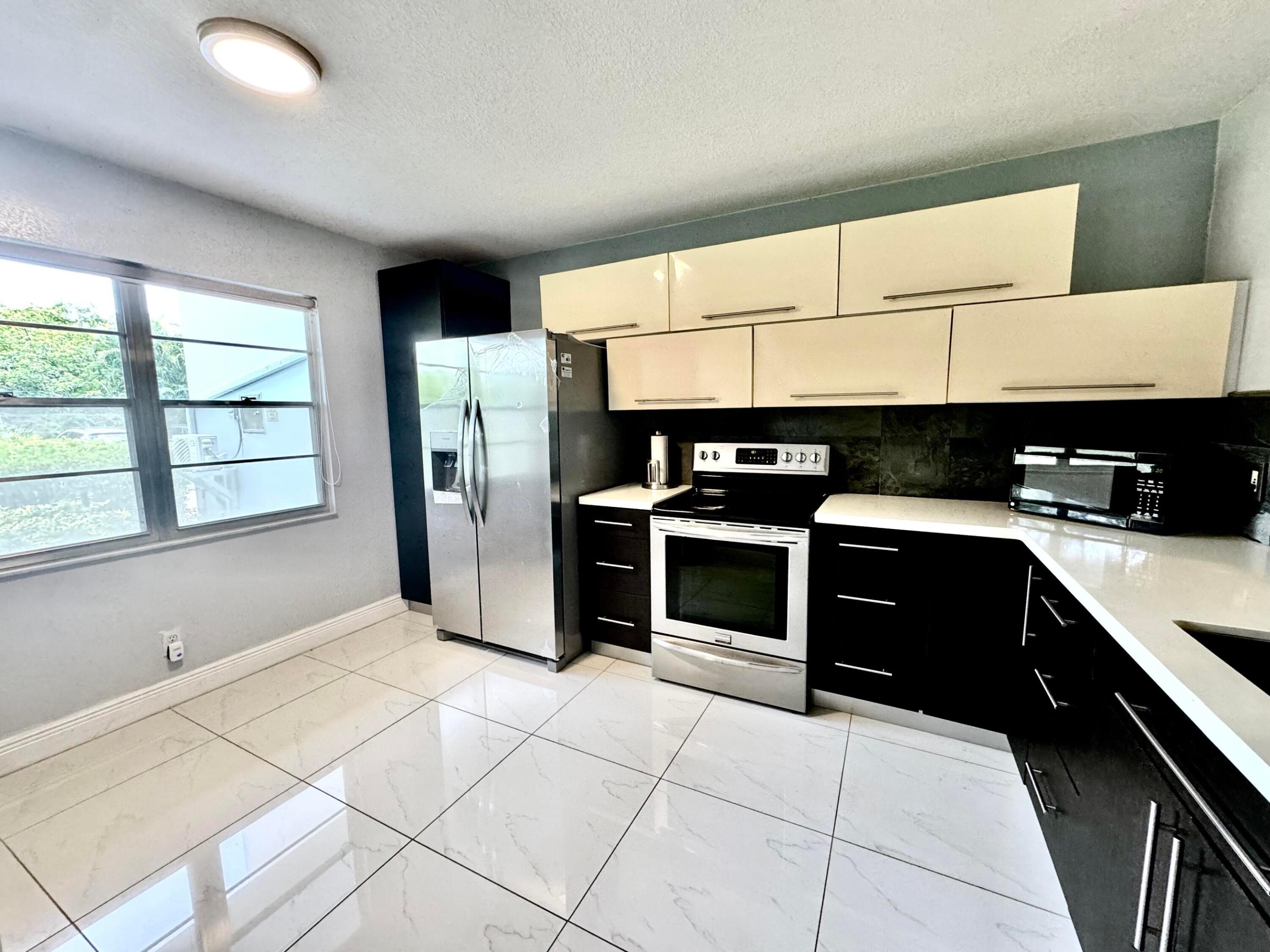 Pembroke Pines photo 4