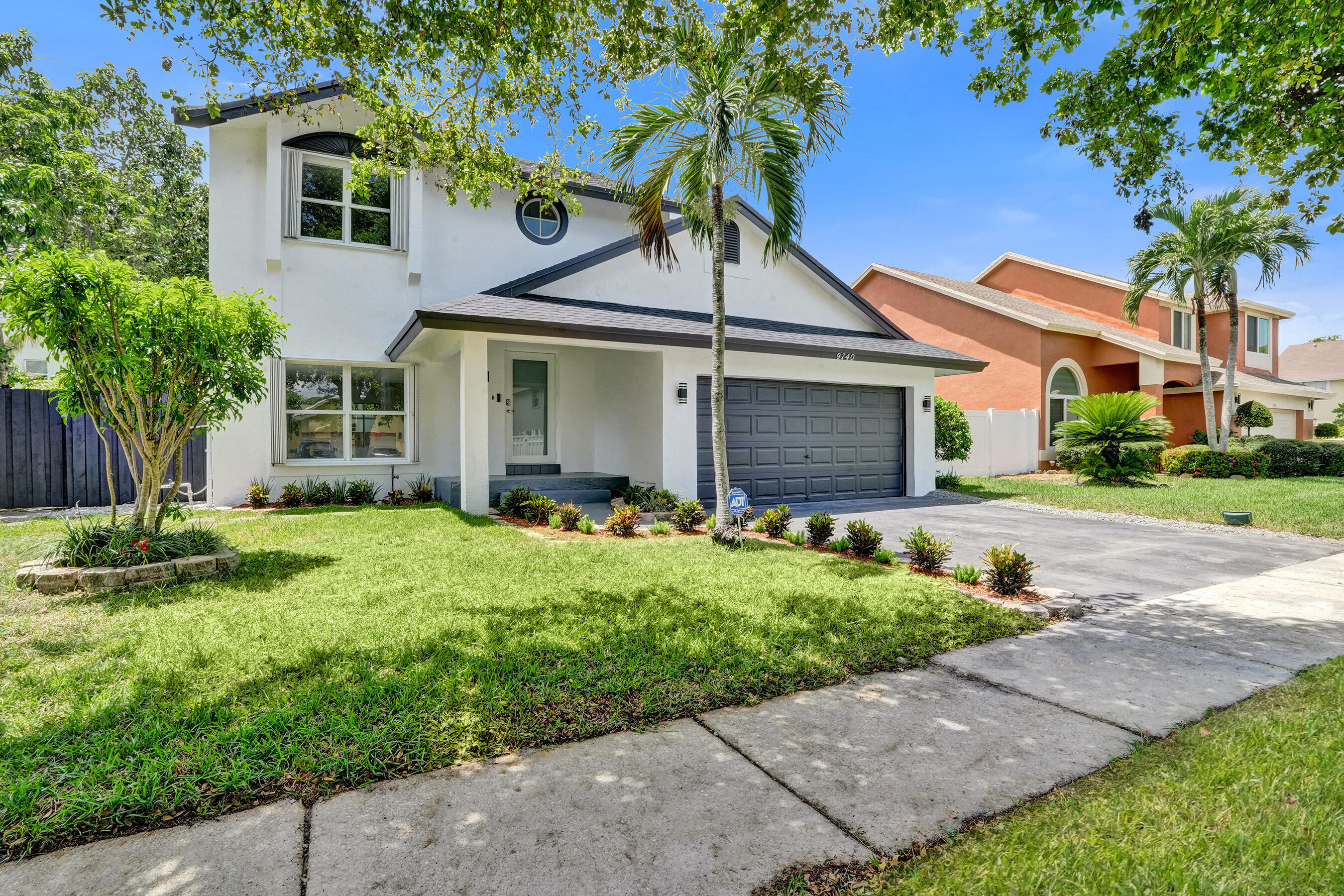 Pembroke Pines photo 1