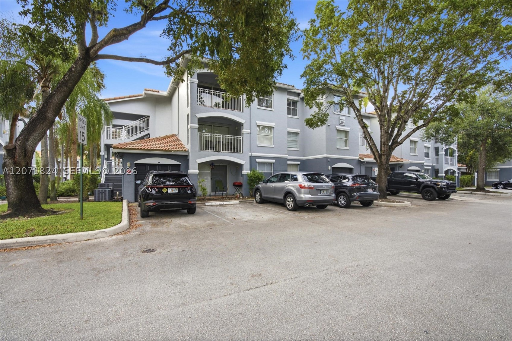 Pembroke Pines photo 3
