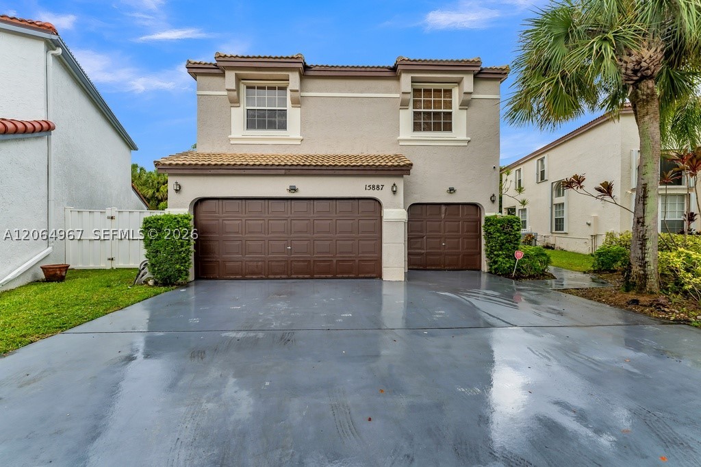 Pembroke Pines photo 1