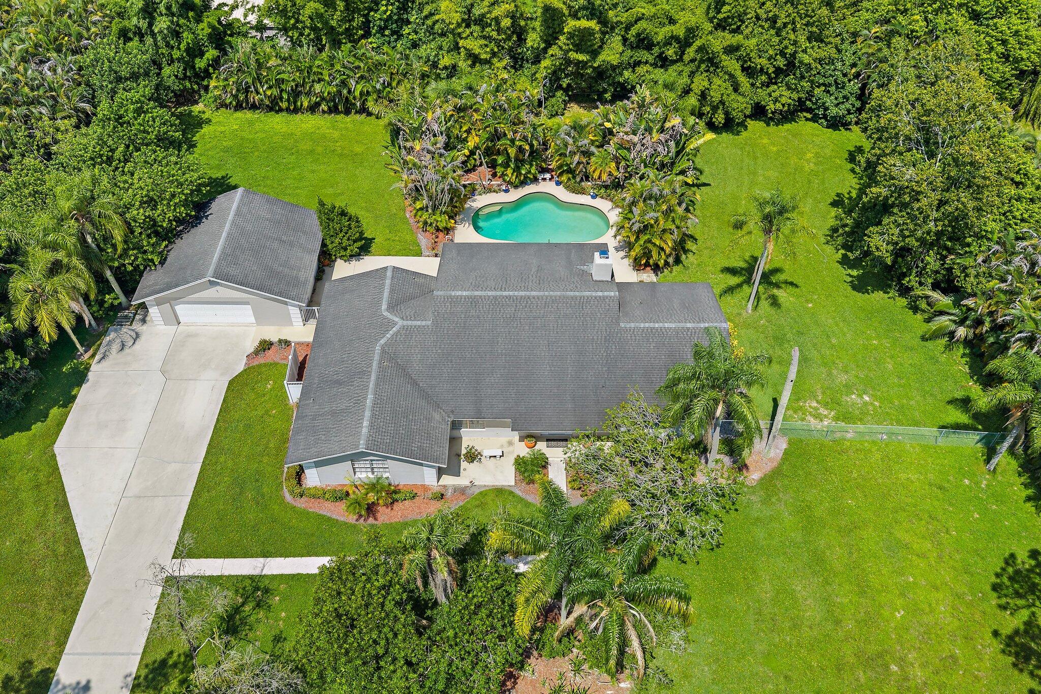 Palm Beach Gardens photo 1