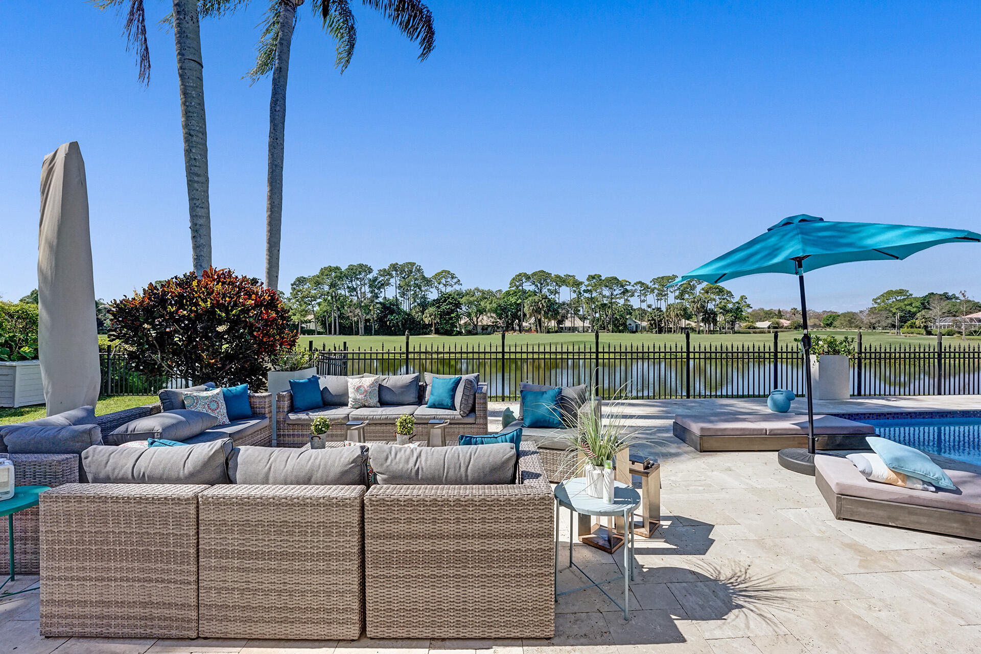 Palm Beach Gardens photo 1