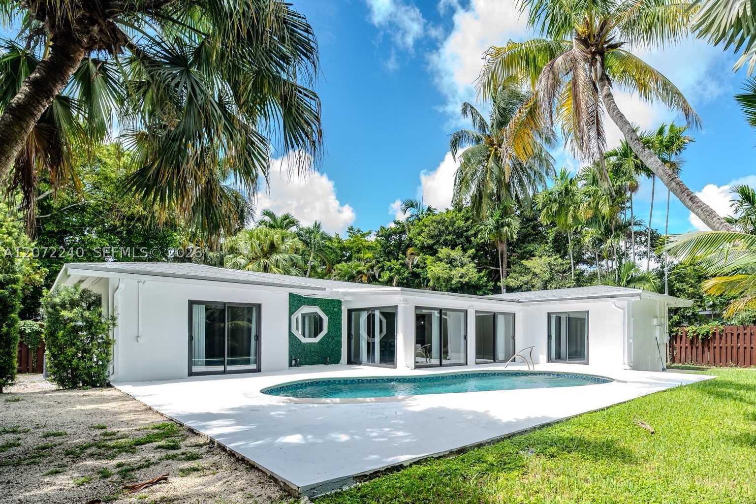 North Miami photo 2