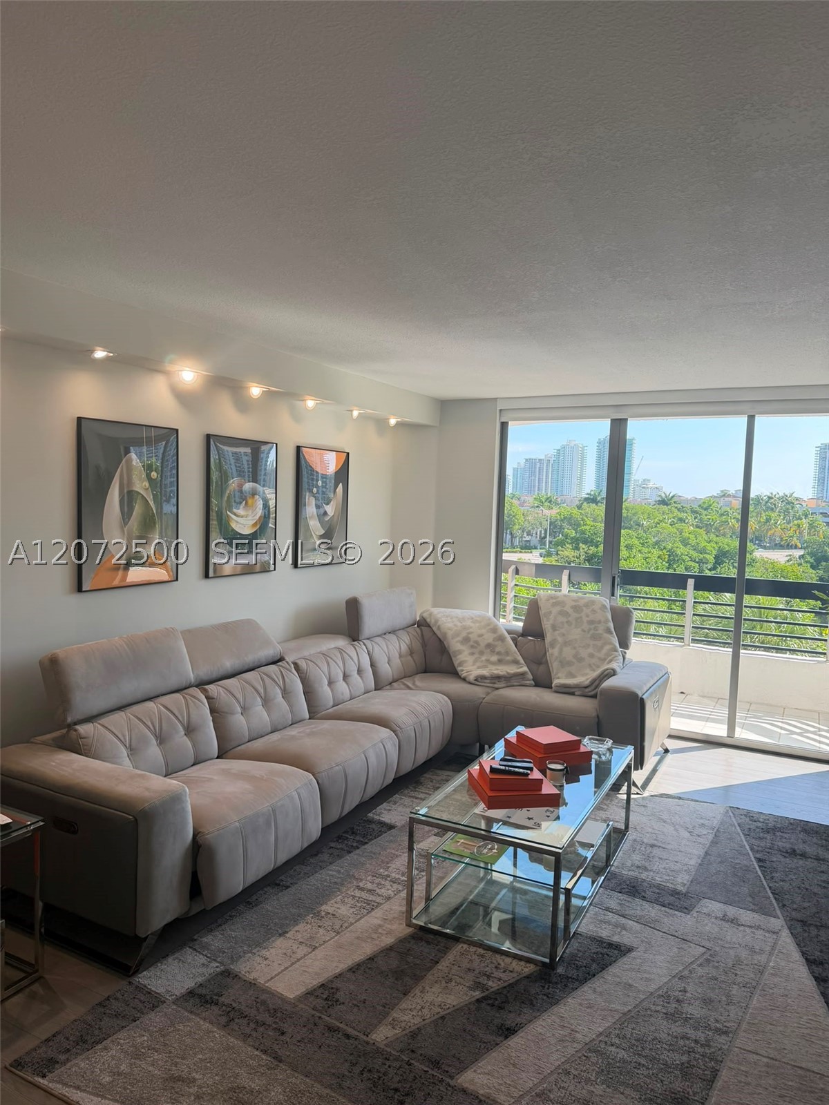 Aventura photo 4
