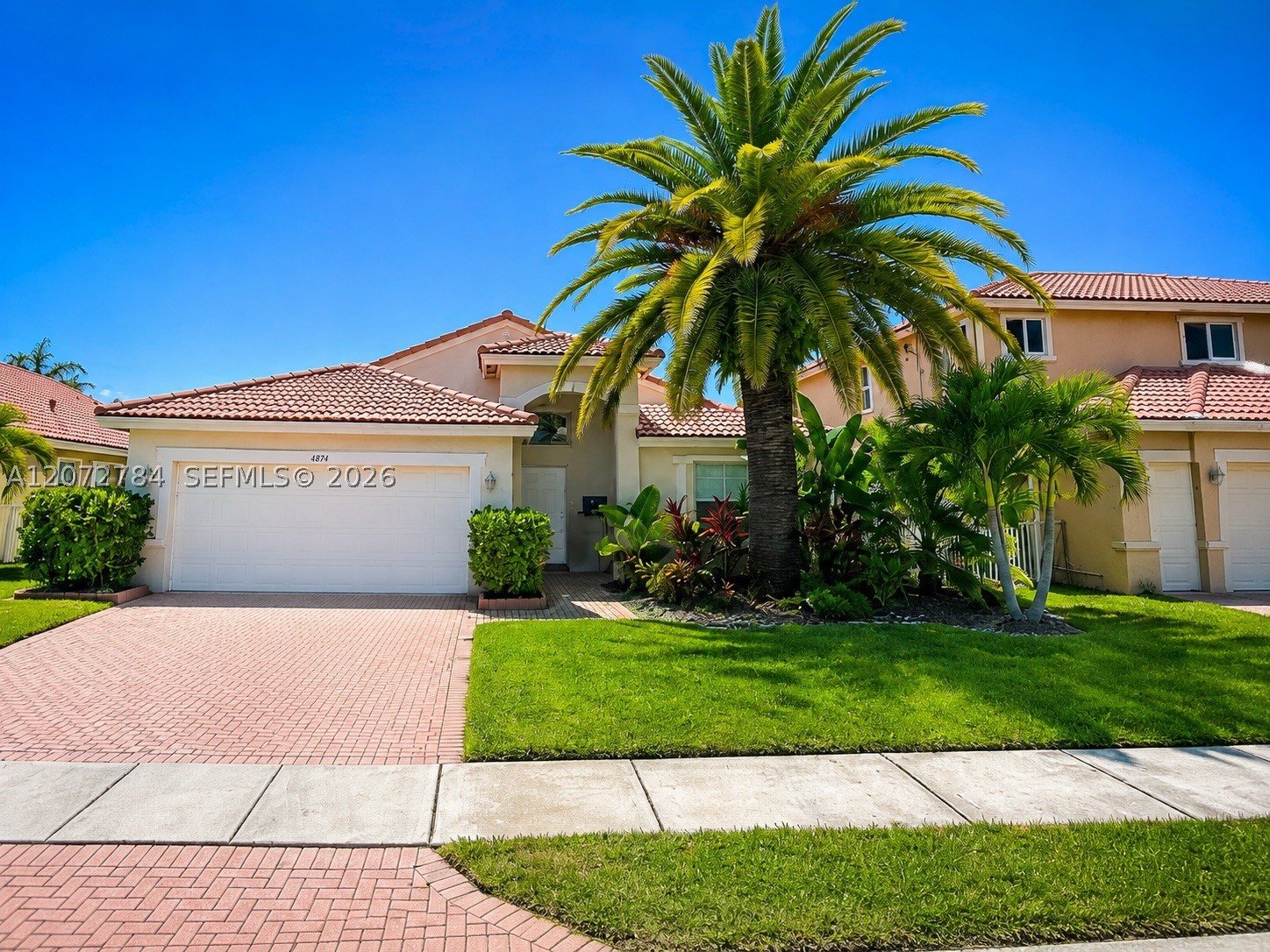 Pembroke Pines photo 2