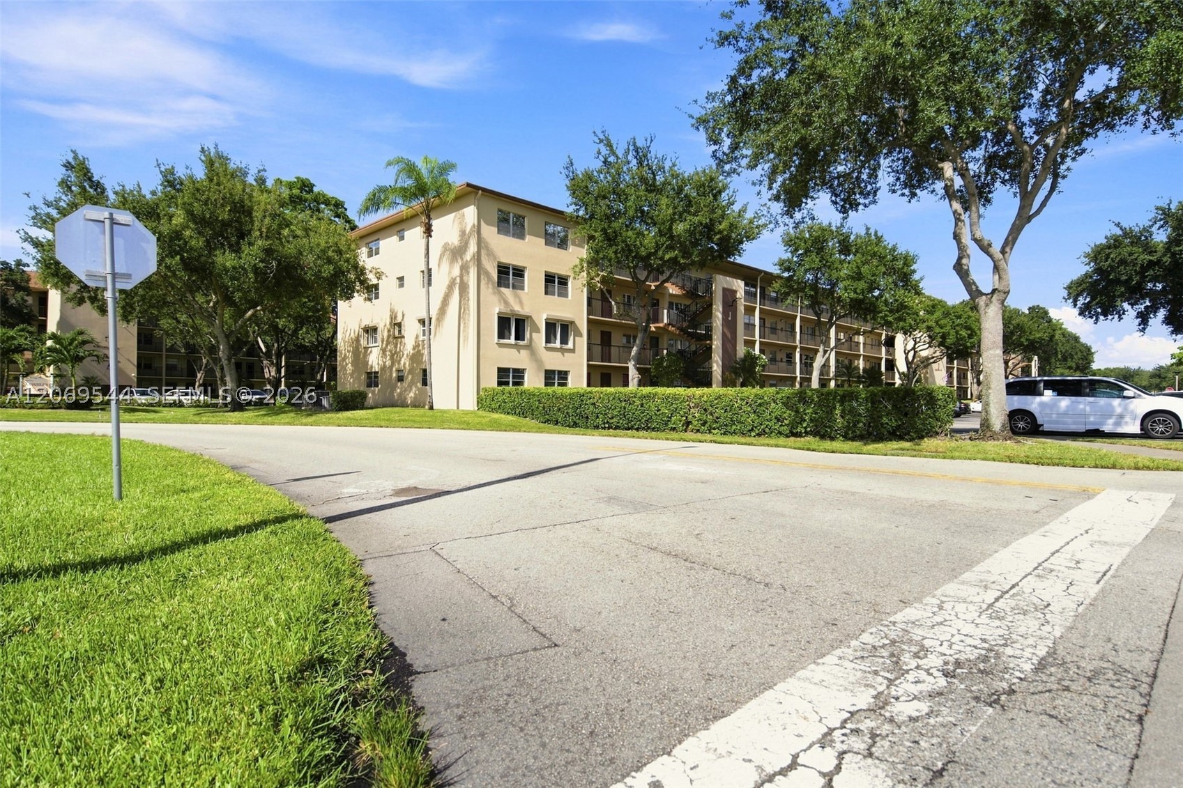 Pembroke Pines photo 2