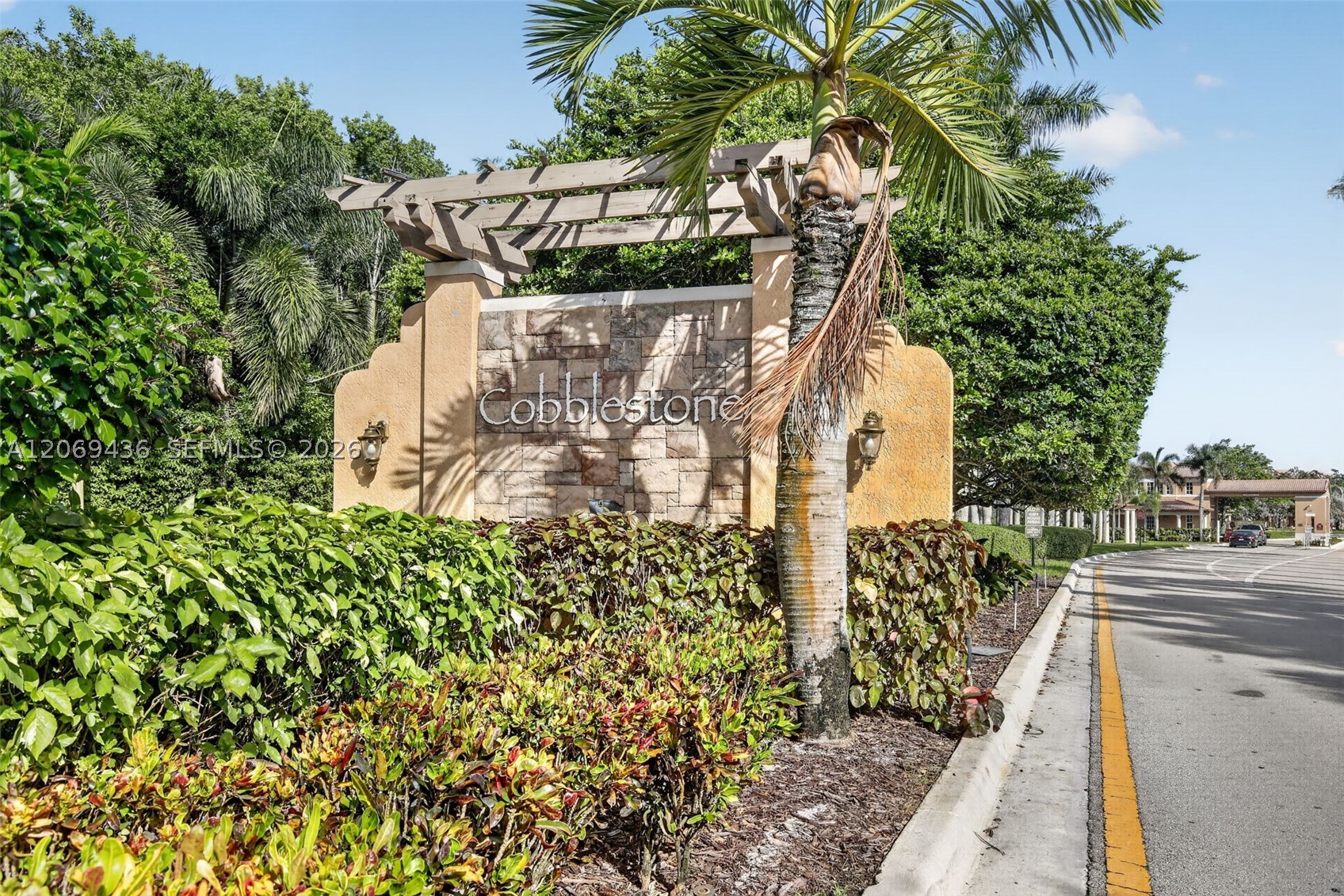 Pembroke Pines photo 1