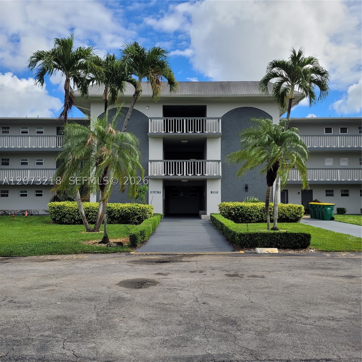 Pembroke Pines photo 1