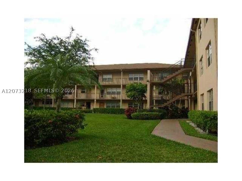 Pembroke Pines photo 2