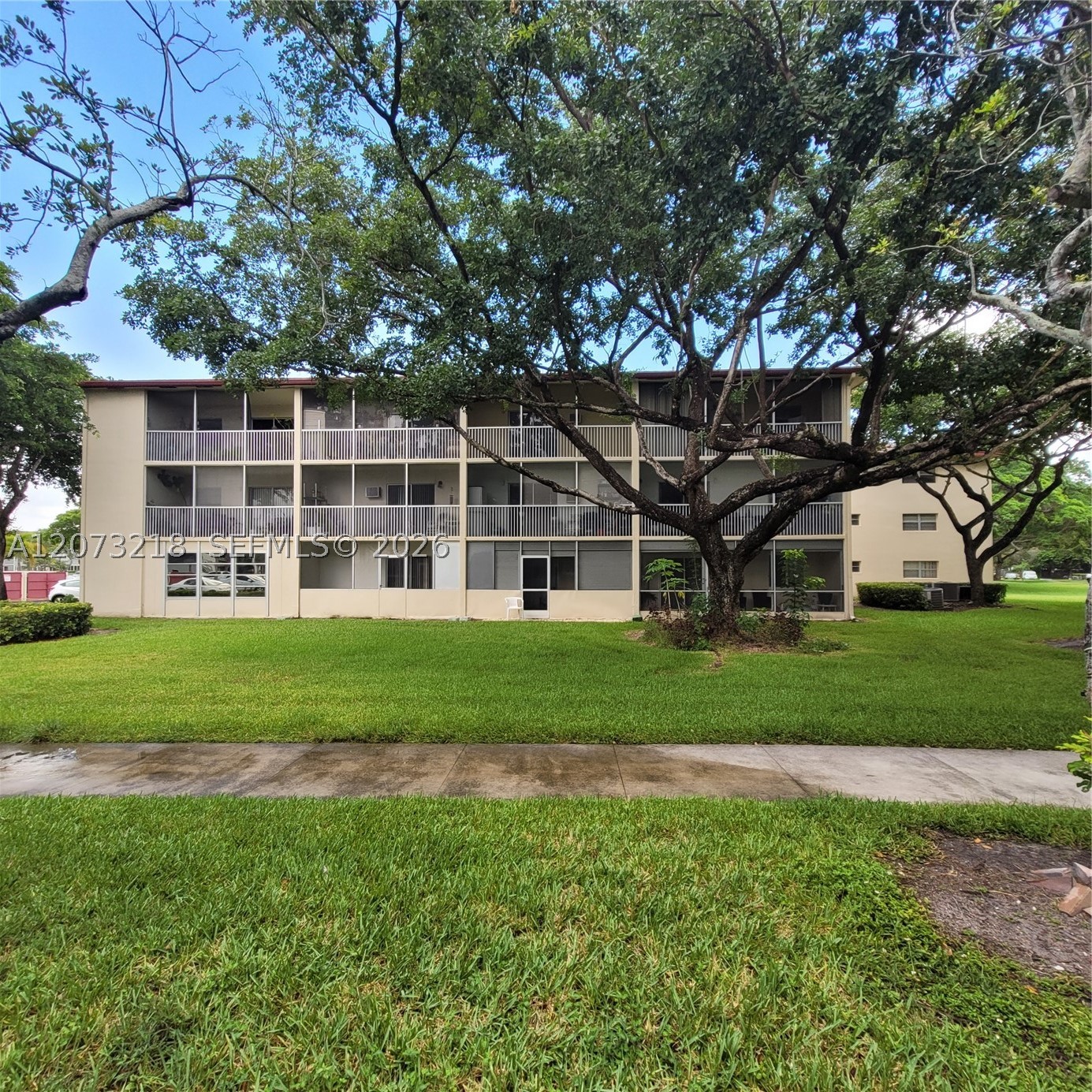 Pembroke Pines photo 3