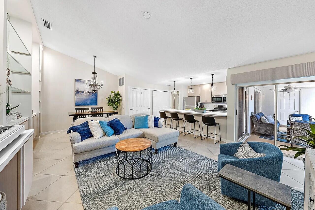 Palm Beach Gardens photo 1