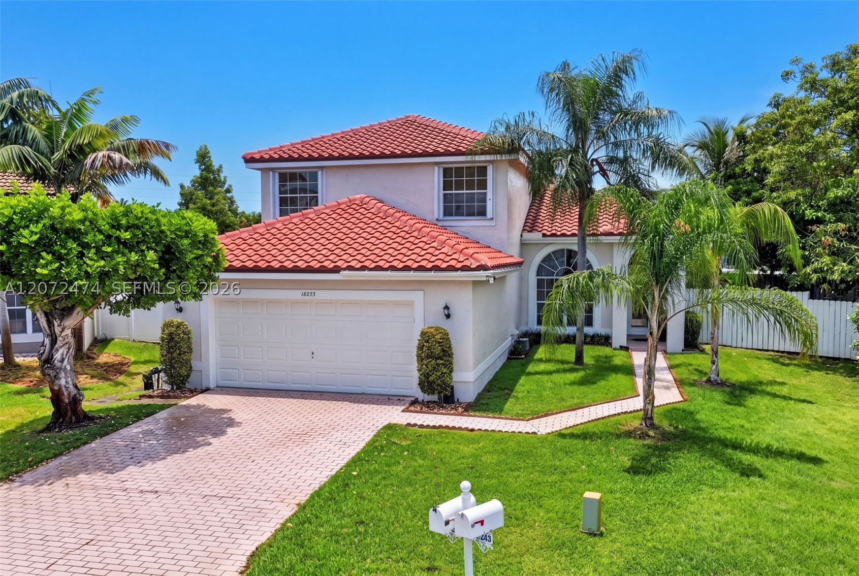 Pembroke Pines photo 1