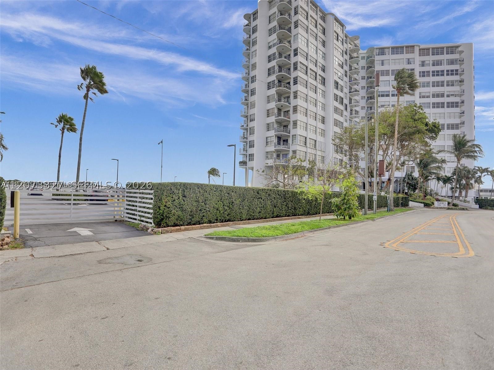 North Miami photo 4