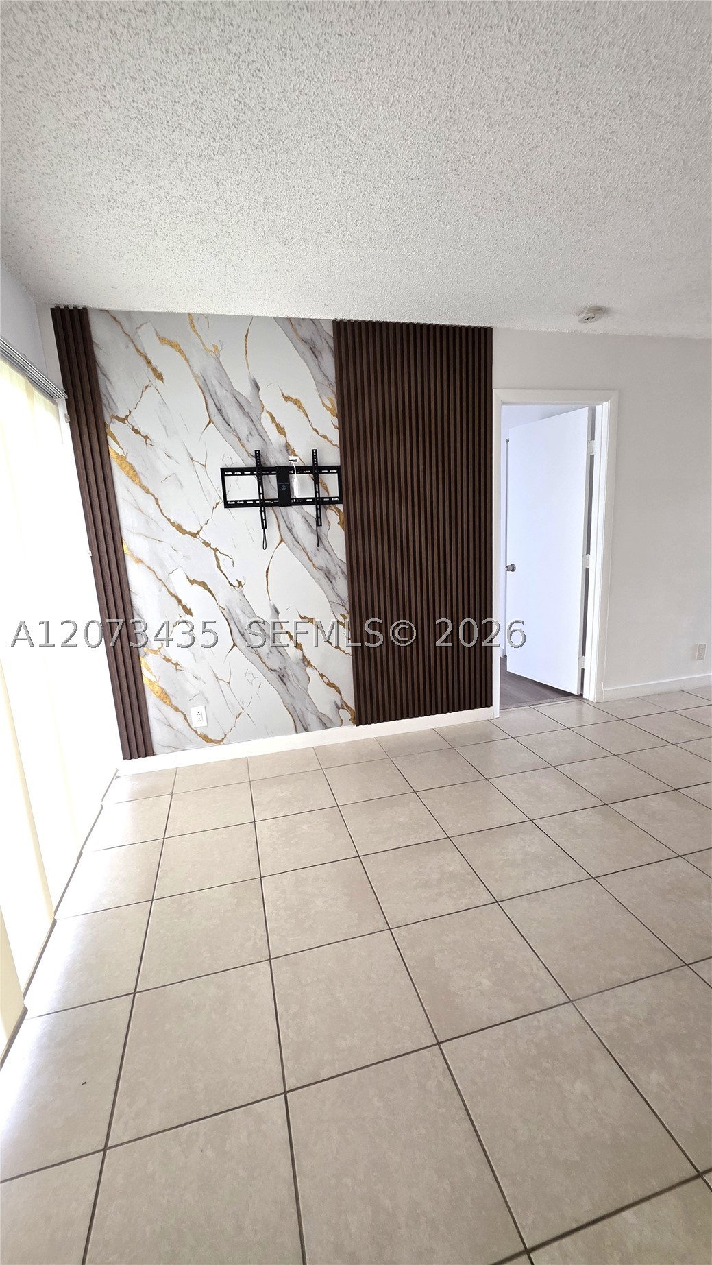 Miramar photo 3