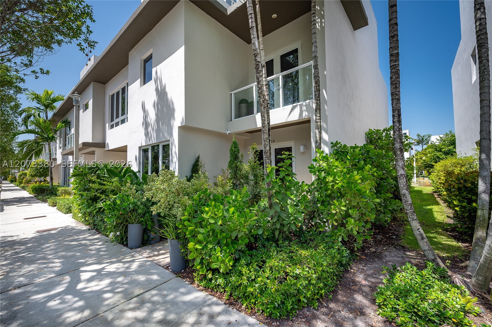 Doral photo 2