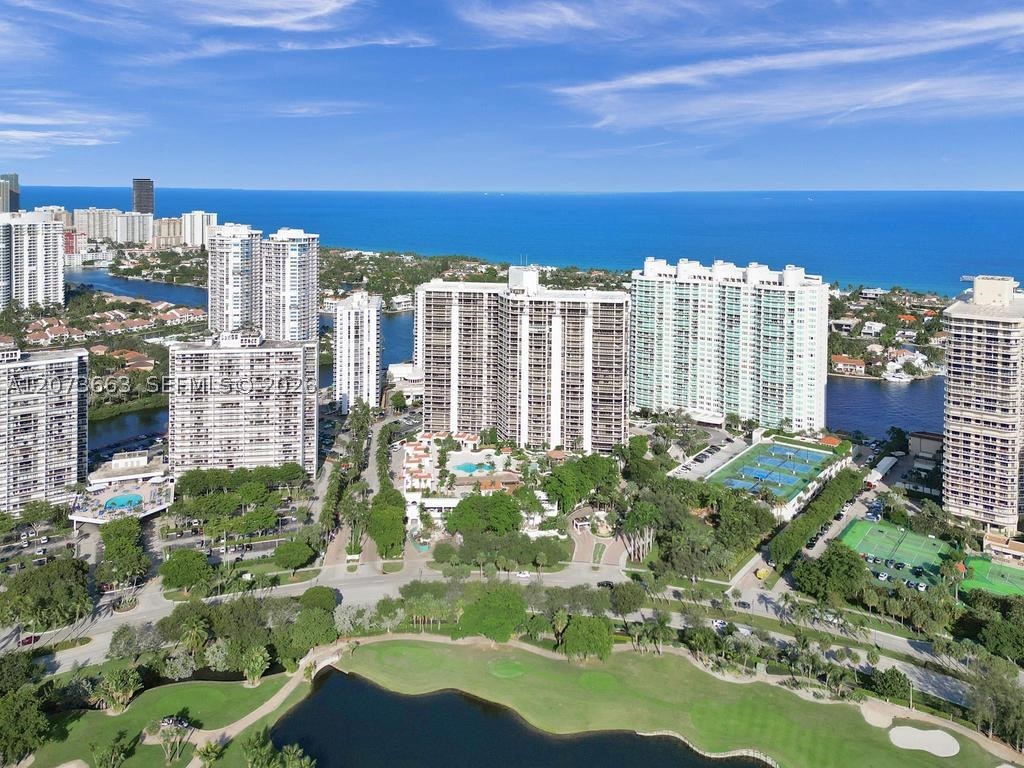 Aventura photo 1