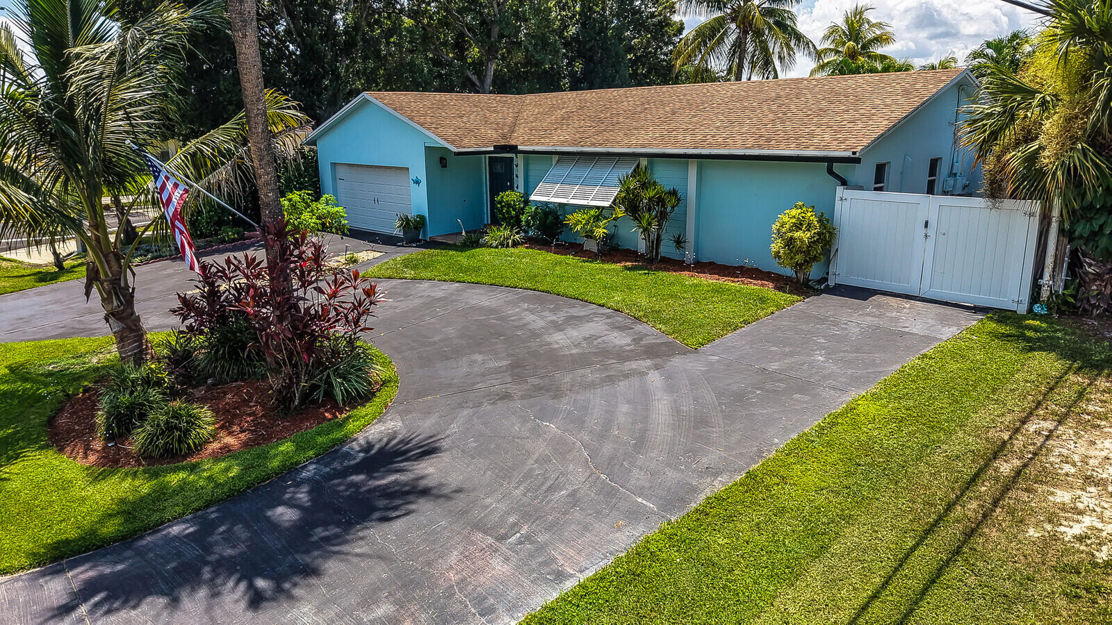 Palm Beach Gardens photo 1