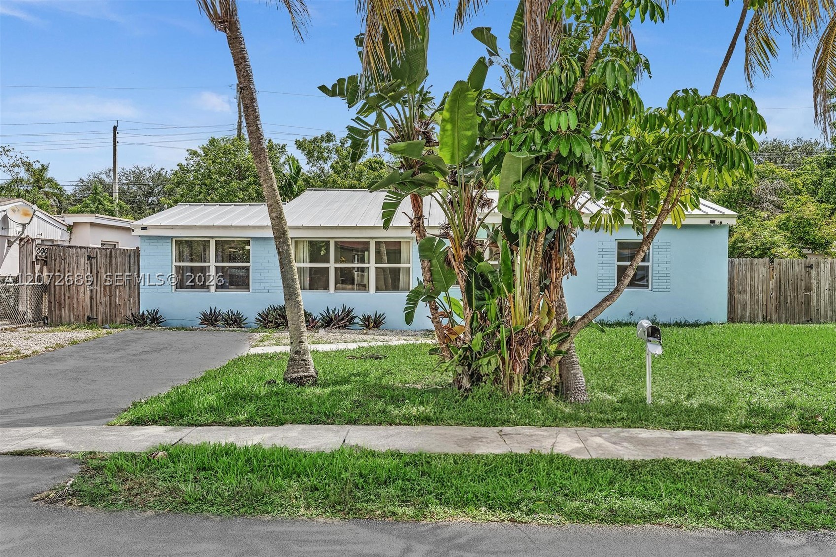 North Miami Beach photo 2