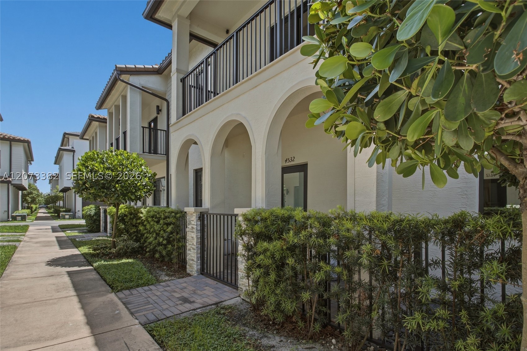 Doral photo 2