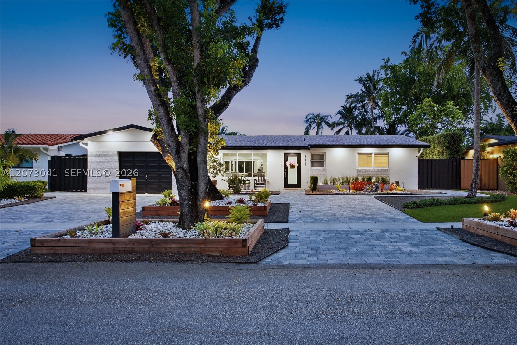 Pembroke Pines photo 1