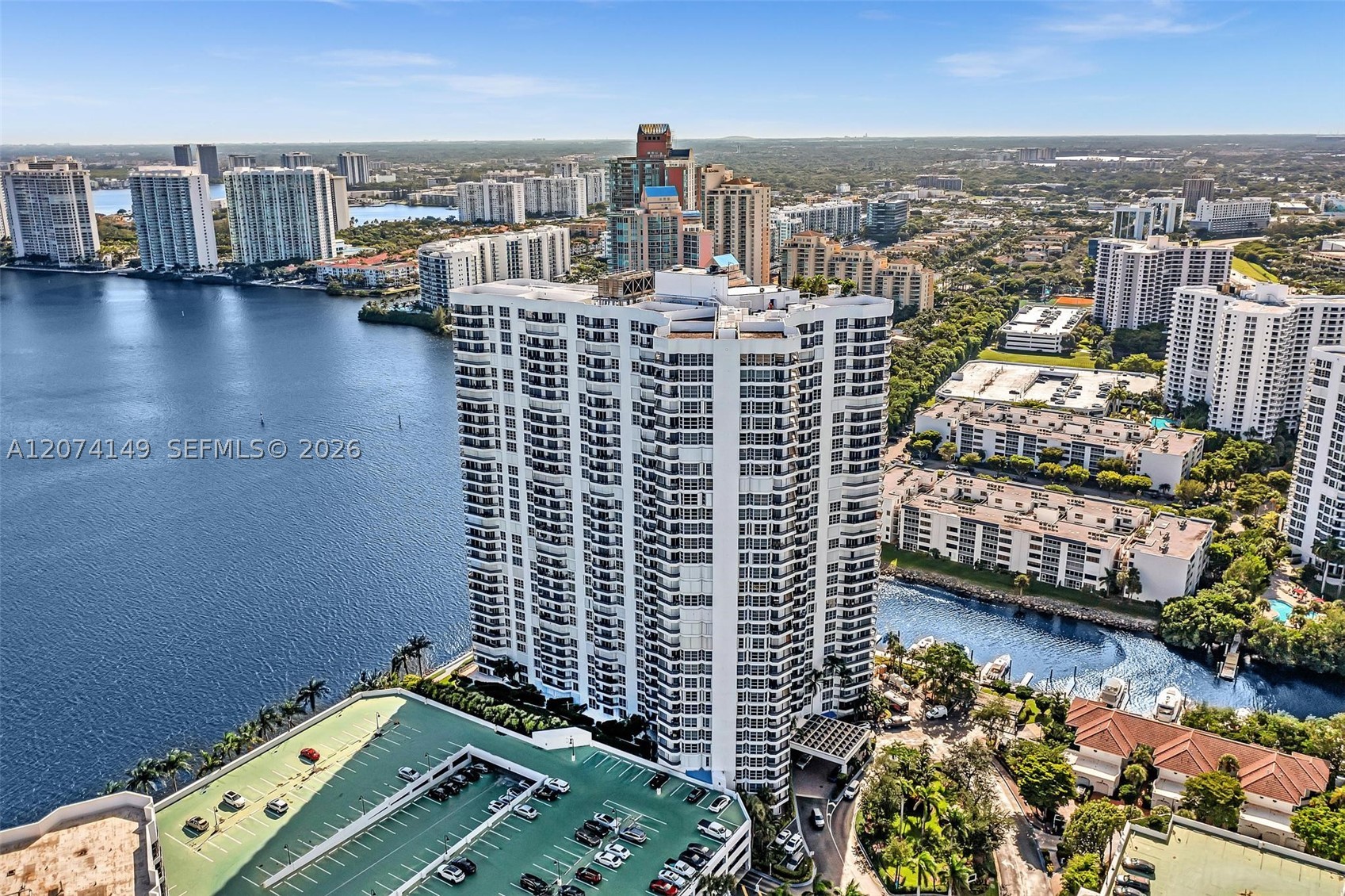 Aventura photo 3
