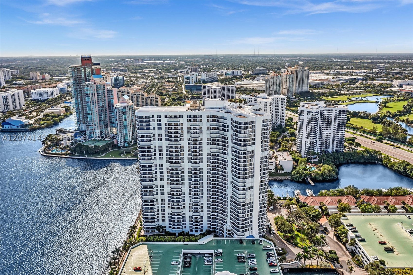 Aventura photo 4