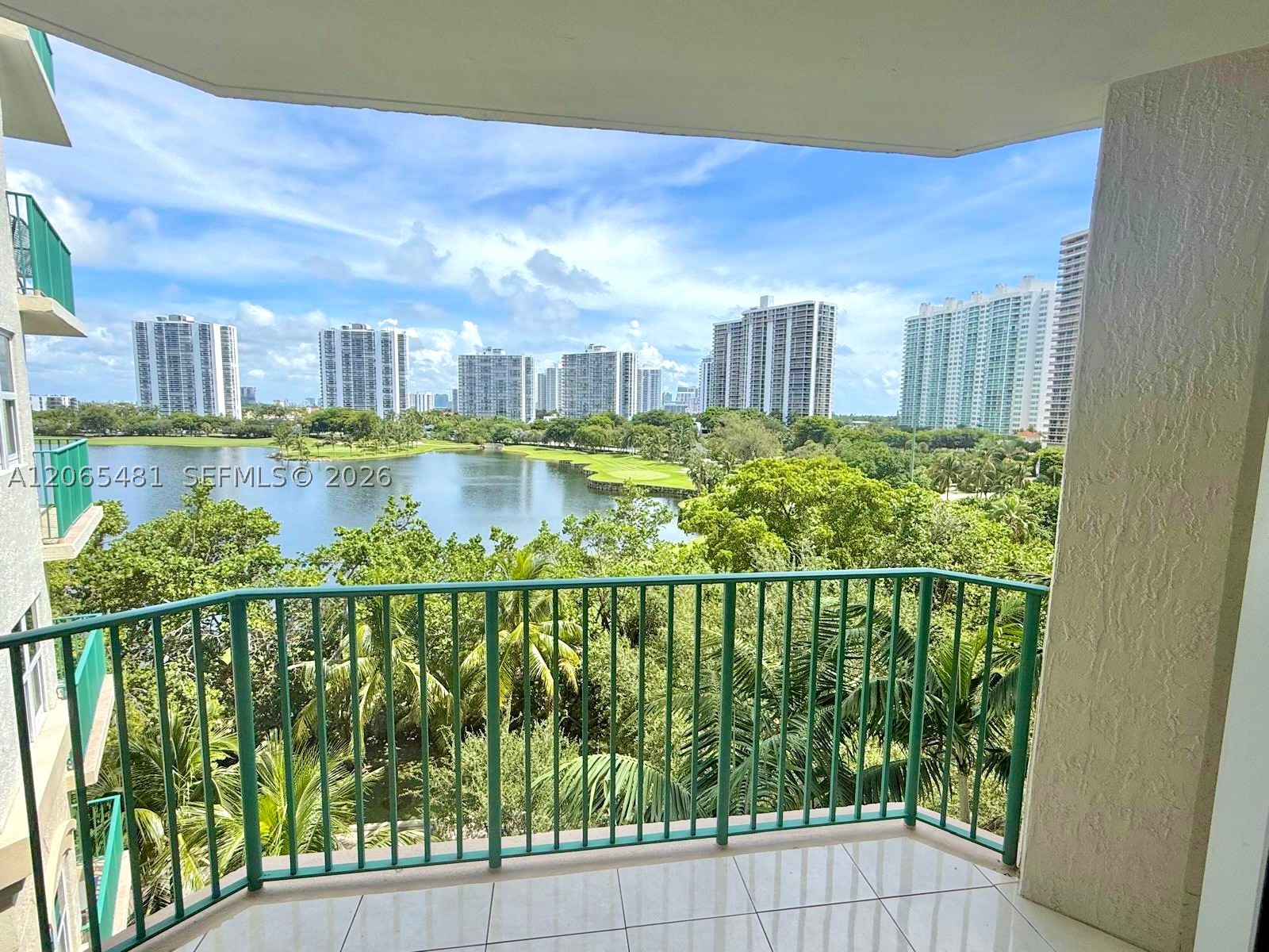 Aventura photo 1