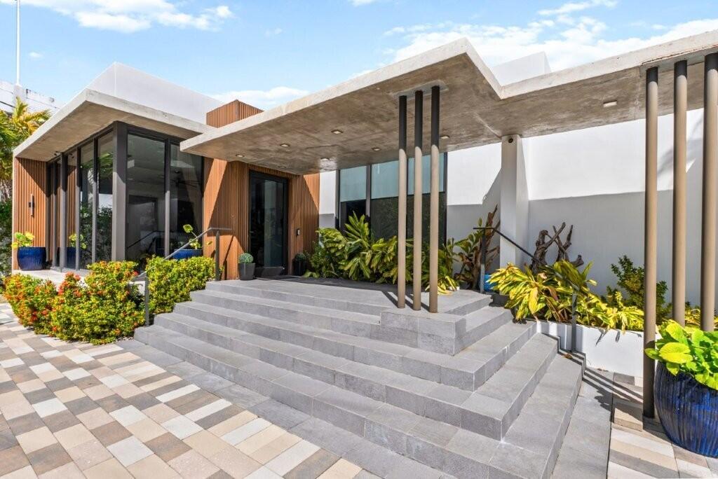 North Miami photo 2