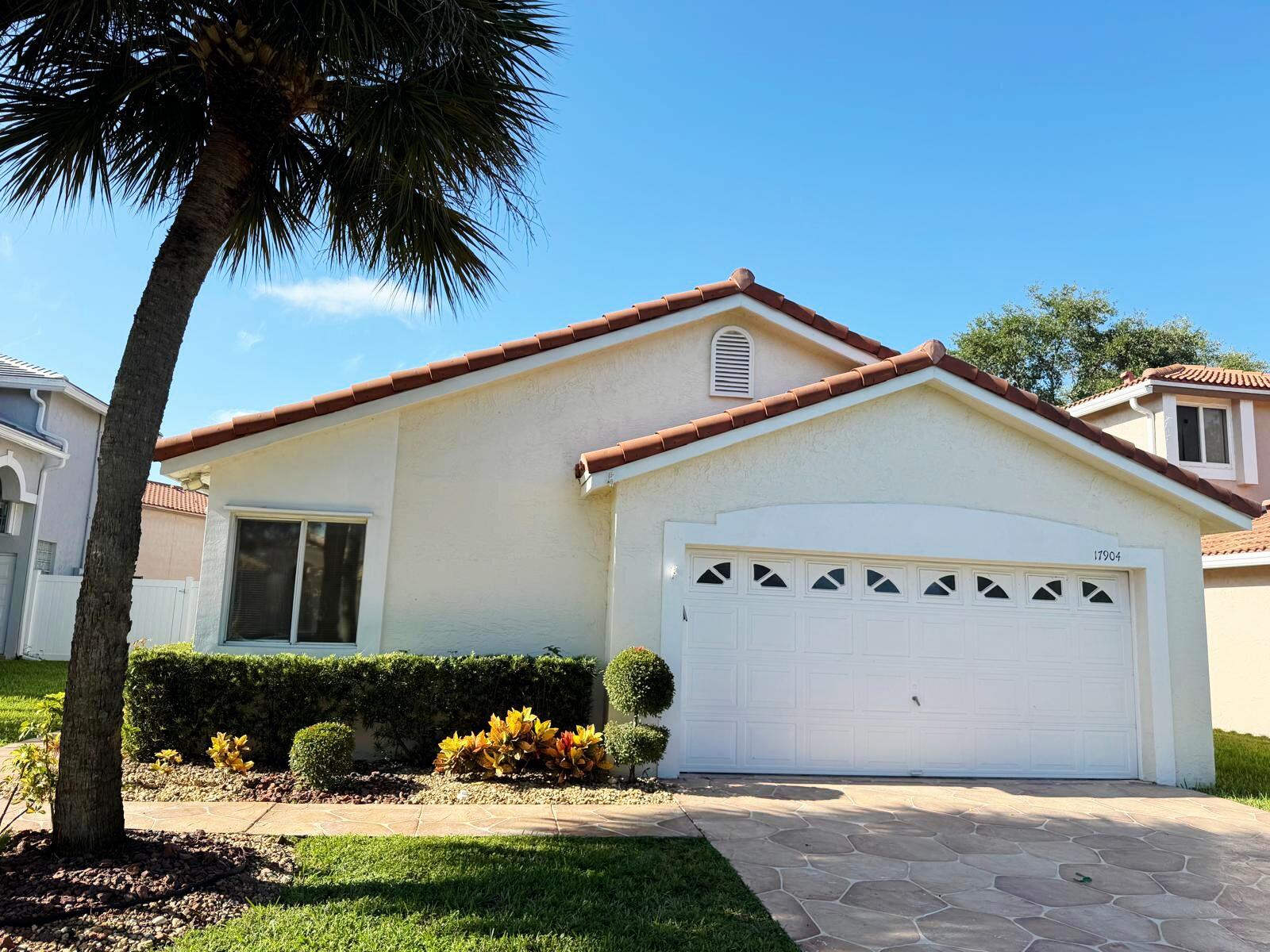 Pembroke Pines photo 1