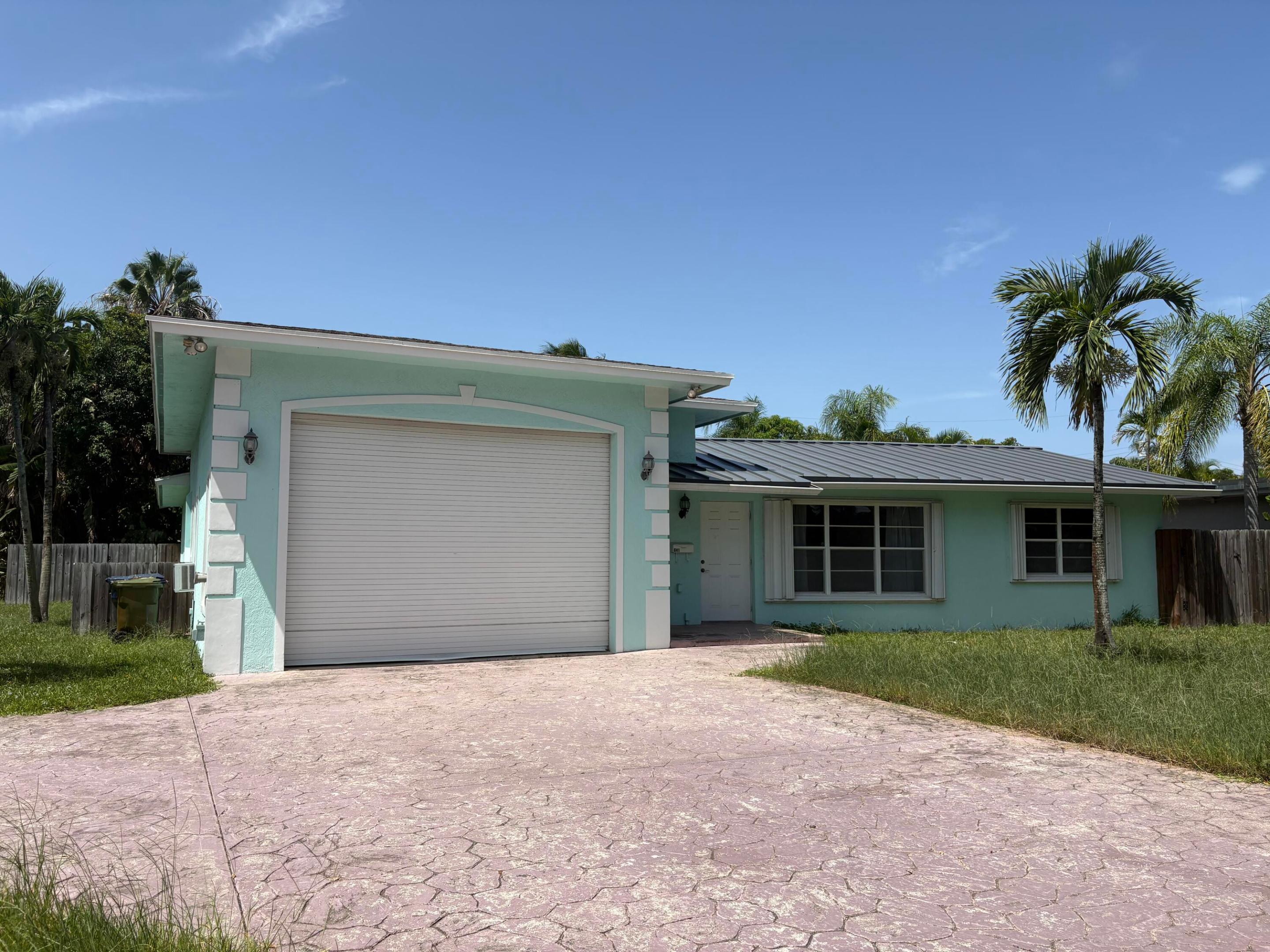 Wilton Manors photo 2