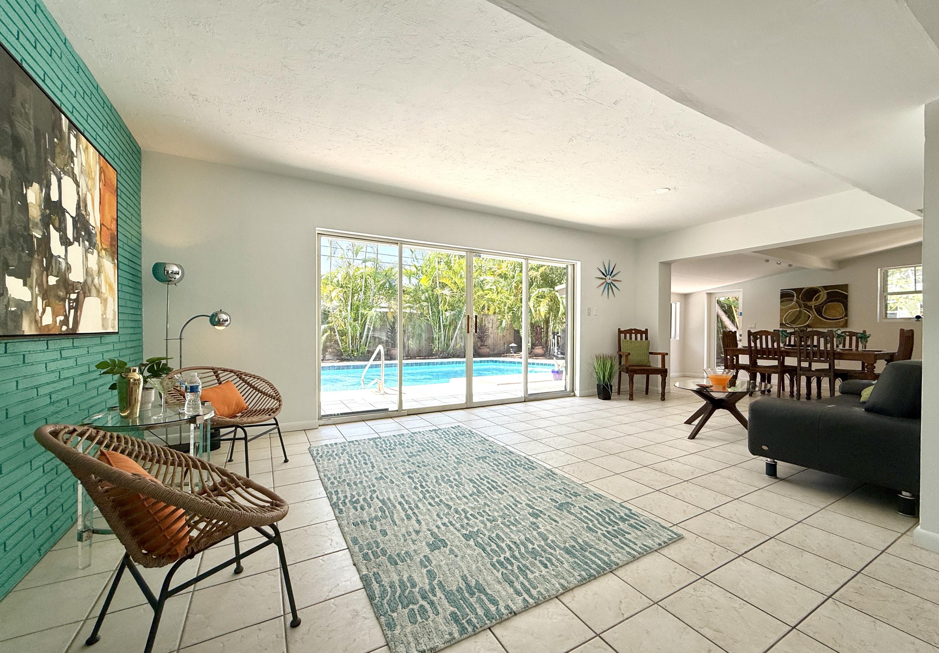 Wilton Manors photo 2