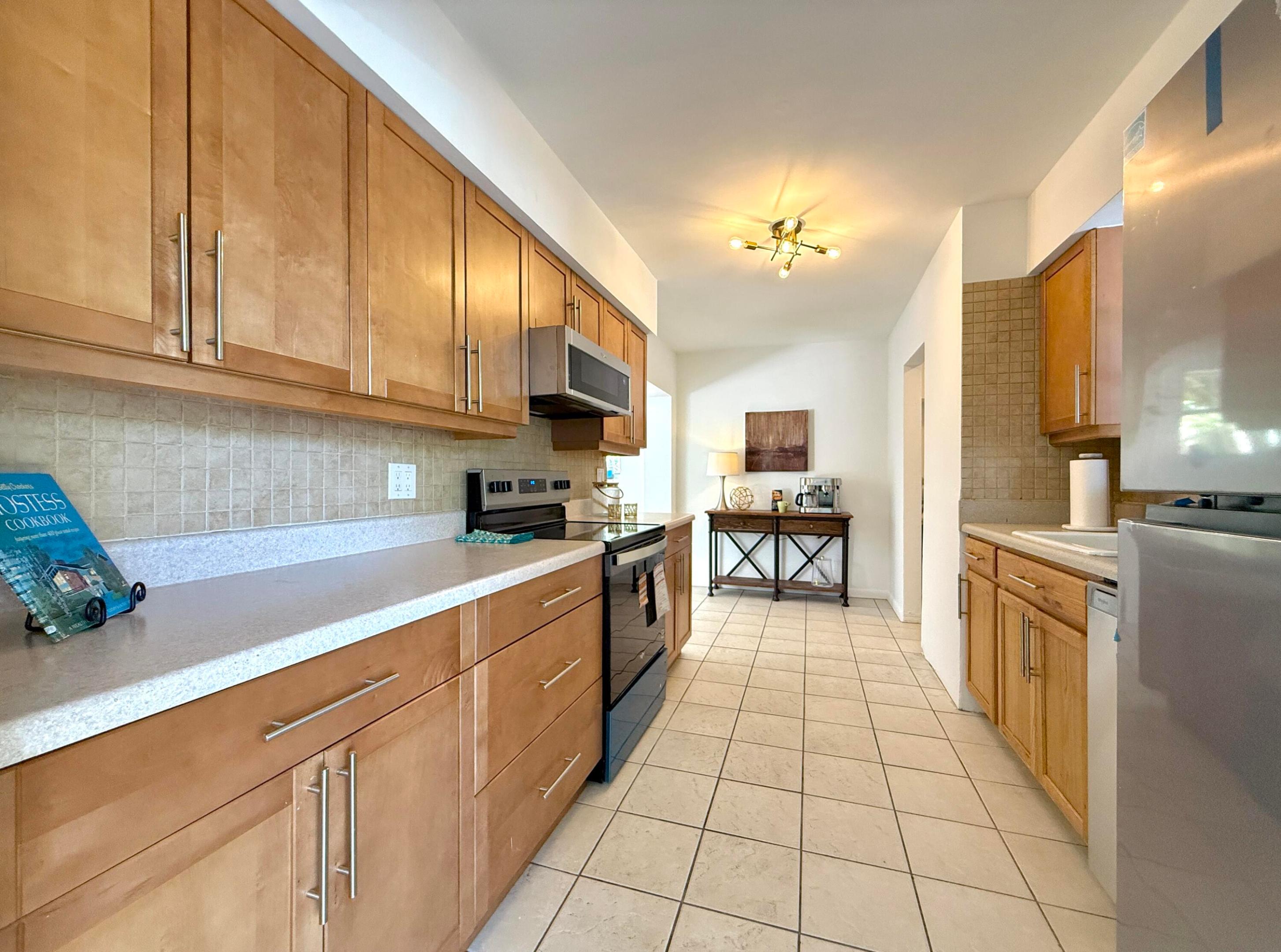 Wilton Manors photo 3